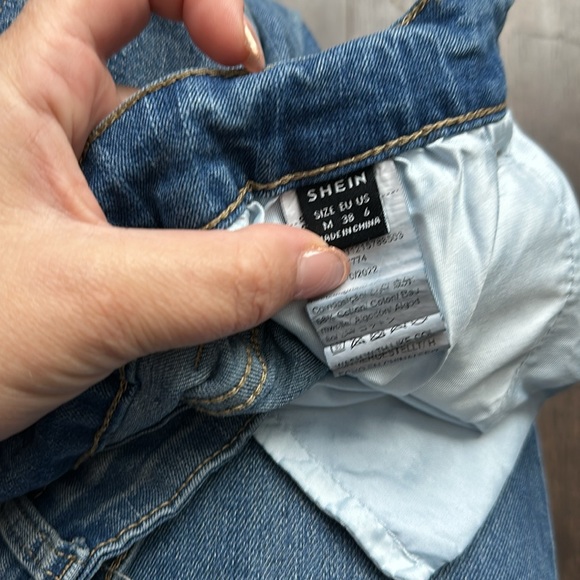 Size 6 SHEIN pants #C48 - Picture 3 of 3